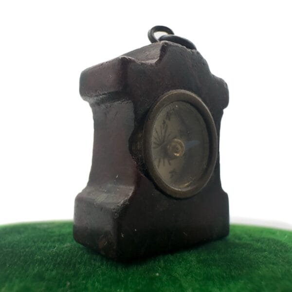 Serpentine Compass Charm - Image 2