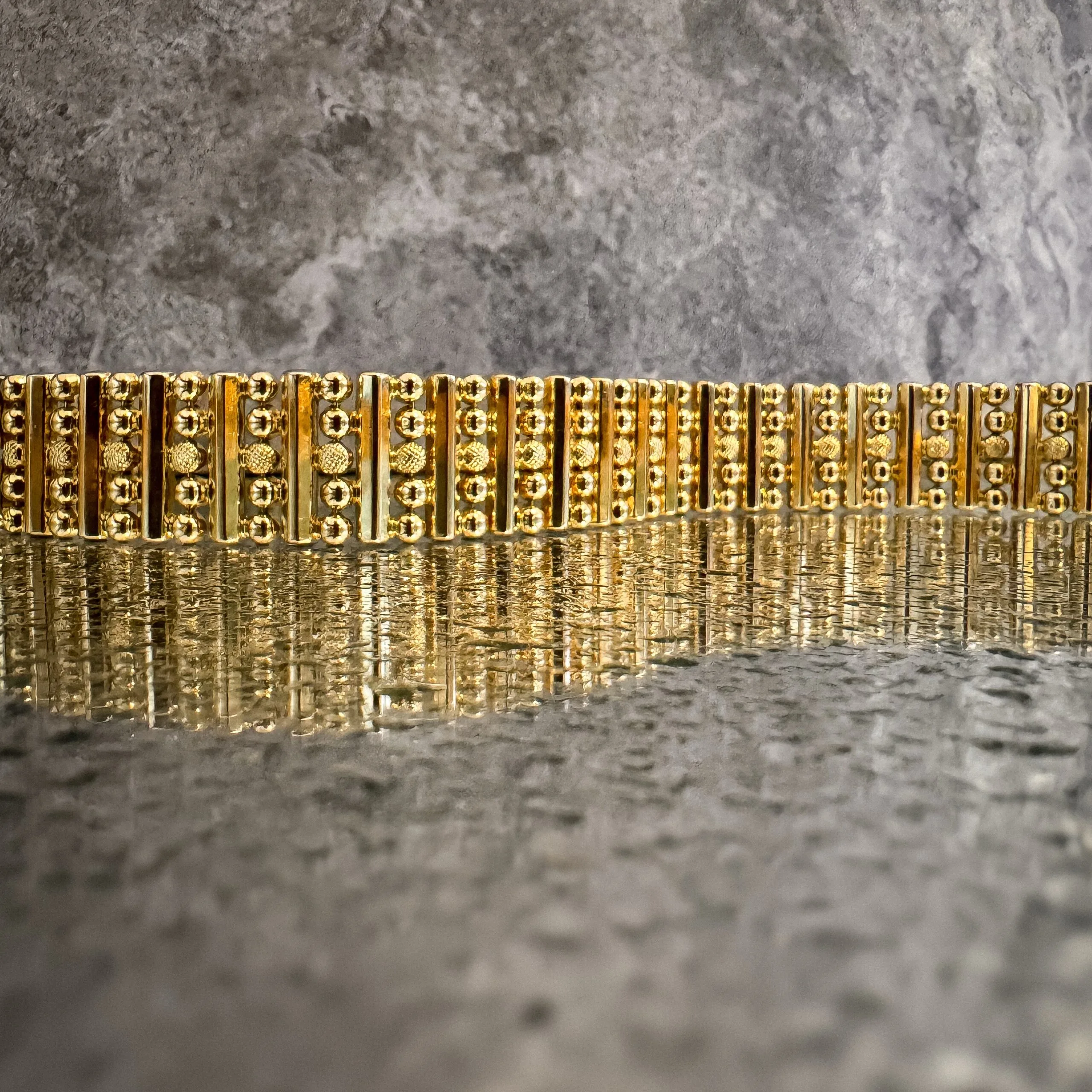 Mid Century 18ct Yellow Gold Bracelet - Image 5