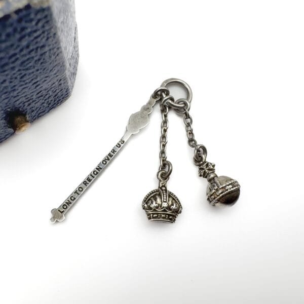 Long to Reign Over Us Charm - Image 2