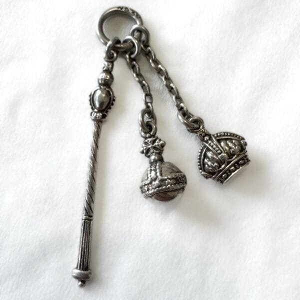 Long to Reign Over Us Charm - Image 3